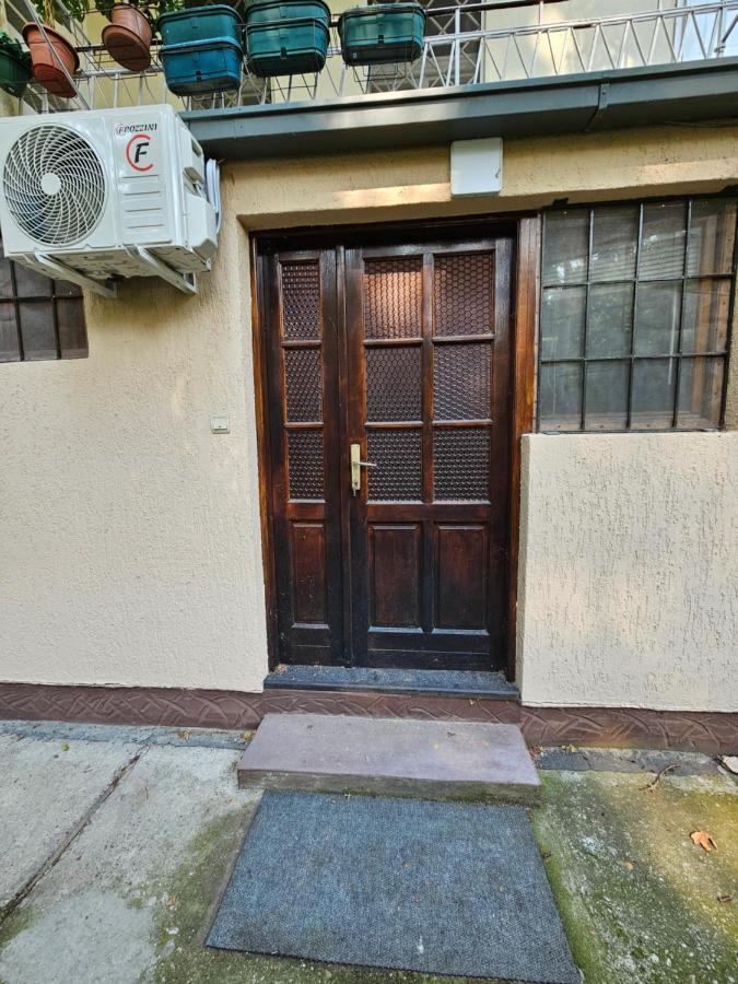 Booking Apartments Alone 1 เบลเกรด ภายนอก รูปภาพ