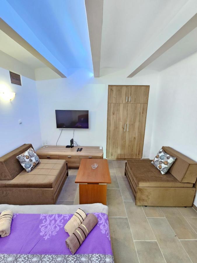 Booking Apartments Alone 1 เบลเกรด ภายนอก รูปภาพ